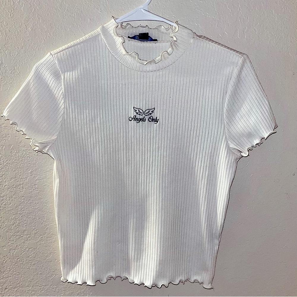 FOREVER 21 CUTE T SHIRT